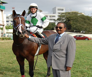 Trainer S Padmanabhan leading Noble Prince ( David Allan Up ) , Winner of The Chief Minister’s Trophy